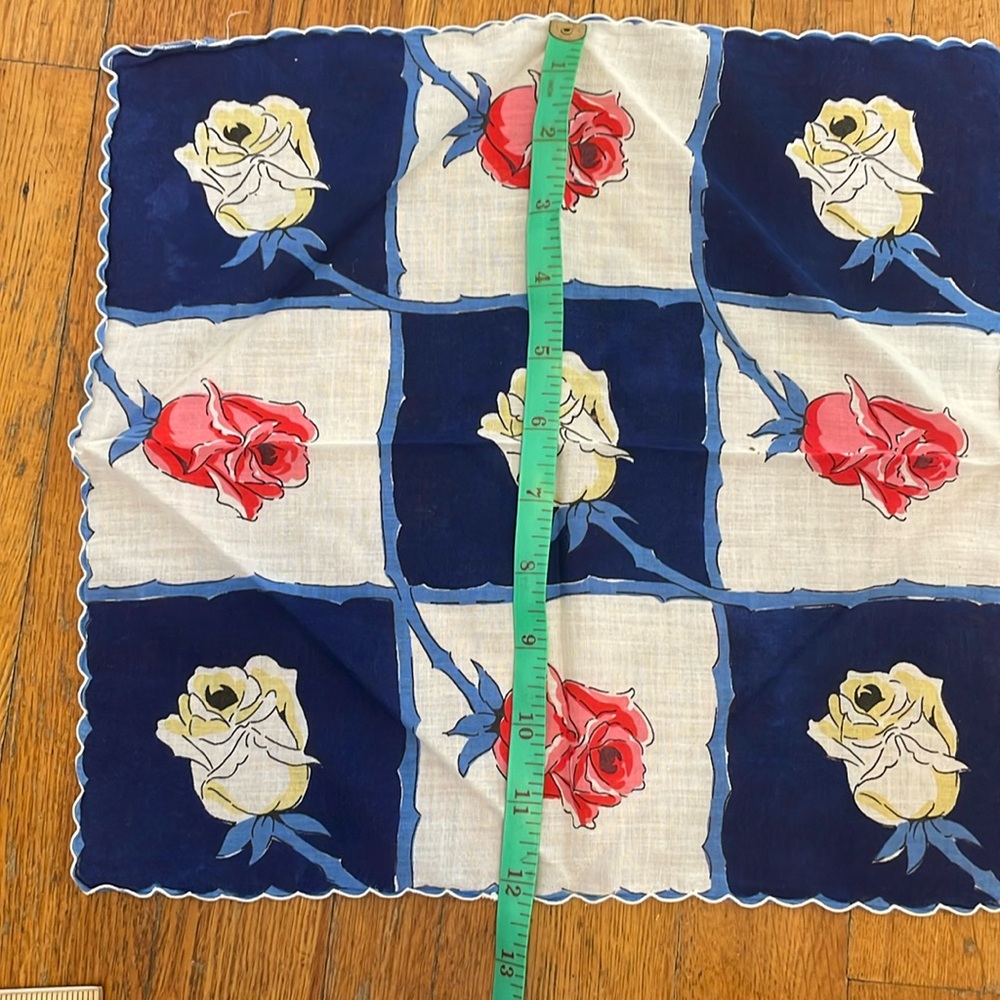 Vintage Floral Handkerchief. - Picture 3 of 7